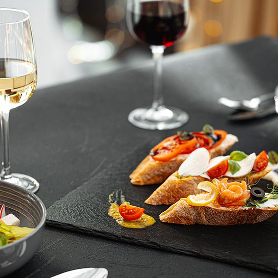 Фото ресторана/бара отеля Reikartz Sky Алматы